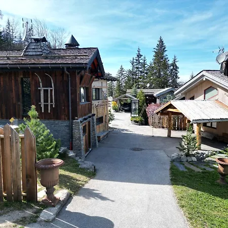 Le Hameau De Marcandou